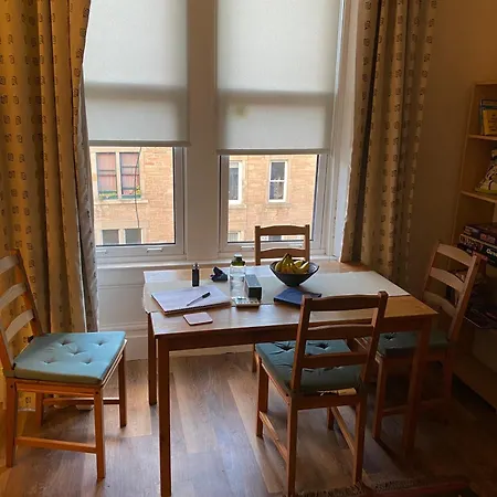 Central Room In Historic Tenement Shared Apartment Near Old Town Edinburgh Exterior photo