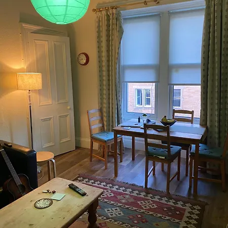 Central Room In Historic Tenement Shared Apartment Near Old Town Edinburgh Exterior photo