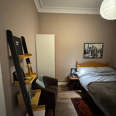 Central Room In Historic Tenement Shared Apartment Near Old Town Edinburgh Exterior photo