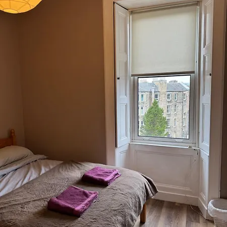Central Room In Historic Tenement Shared Apartment Near Old Town Edinburgh Exterior photo